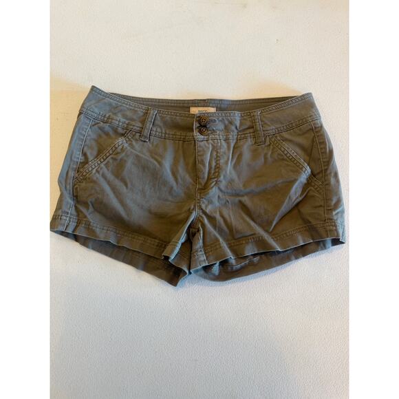 BKE Women's Olive Green Casual Shorts Sz 28 Double Button Cotton Spandex - Picture 1 of 5